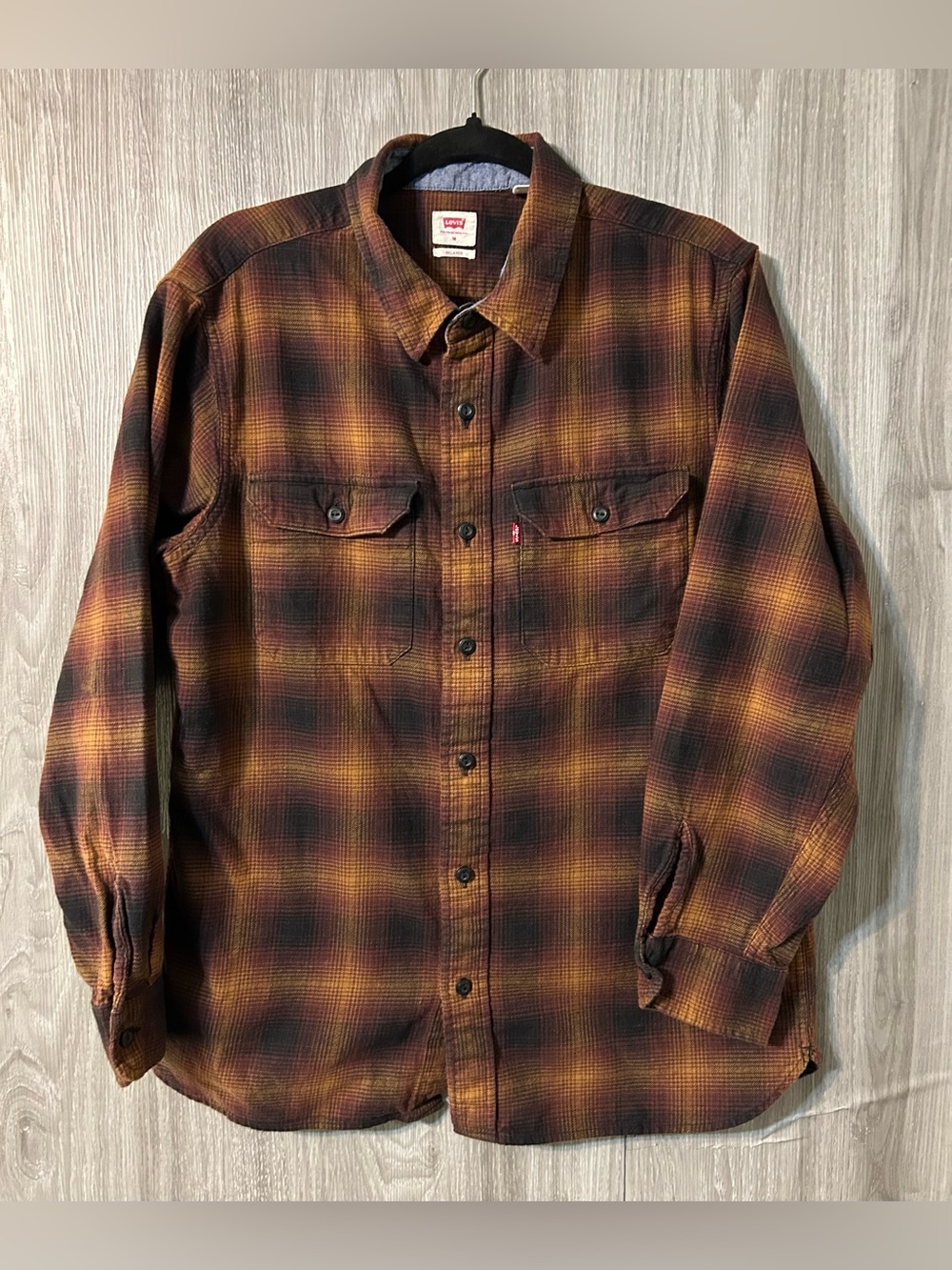 Levi's Men's Brown and Black Plaid Button-Down Relaxed Fit Flannel Shirt Medium